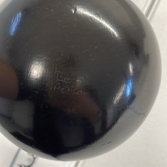 Mata Ortiz Mexican Black Pottery Vase - Signed BM - Picture 4 of 7